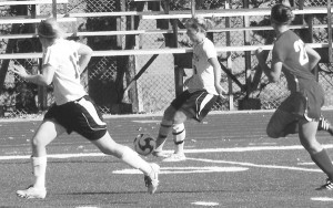 Women’s Soccer: Junior Kara Lovelace (#19) goes for the goal in the Great Lakes Intercollegiate Athletic Conference match last week against Saginaw Valley State. The Bulldogs lost 3-0, contributing toward their final conference record of 3-10-1. Photo By: Kristyn Sonnenberg | Photo Editor Women’s Soccer: Junior Kara Lovelace (#19) goes for the goal in the Great Lakes Intercollegiate Athletic Conference match last week against Saginaw Valley State. The Bulldogs lost 3-0, contributing toward their final conference record of 3-10-1. Photo By: Kristyn Sonnenberg | Photo Editor